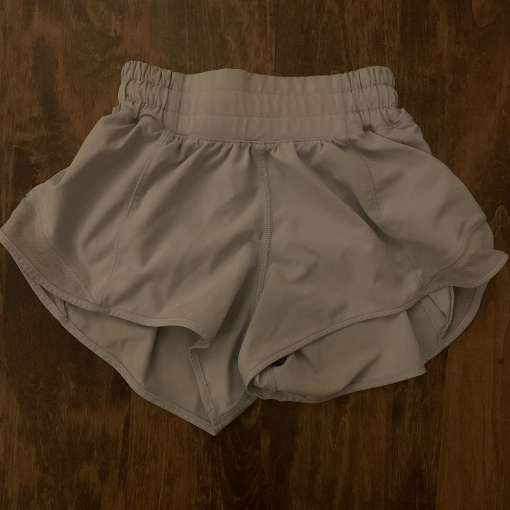 Lululemon Hotty Hot shorts 2.5in Low-rise